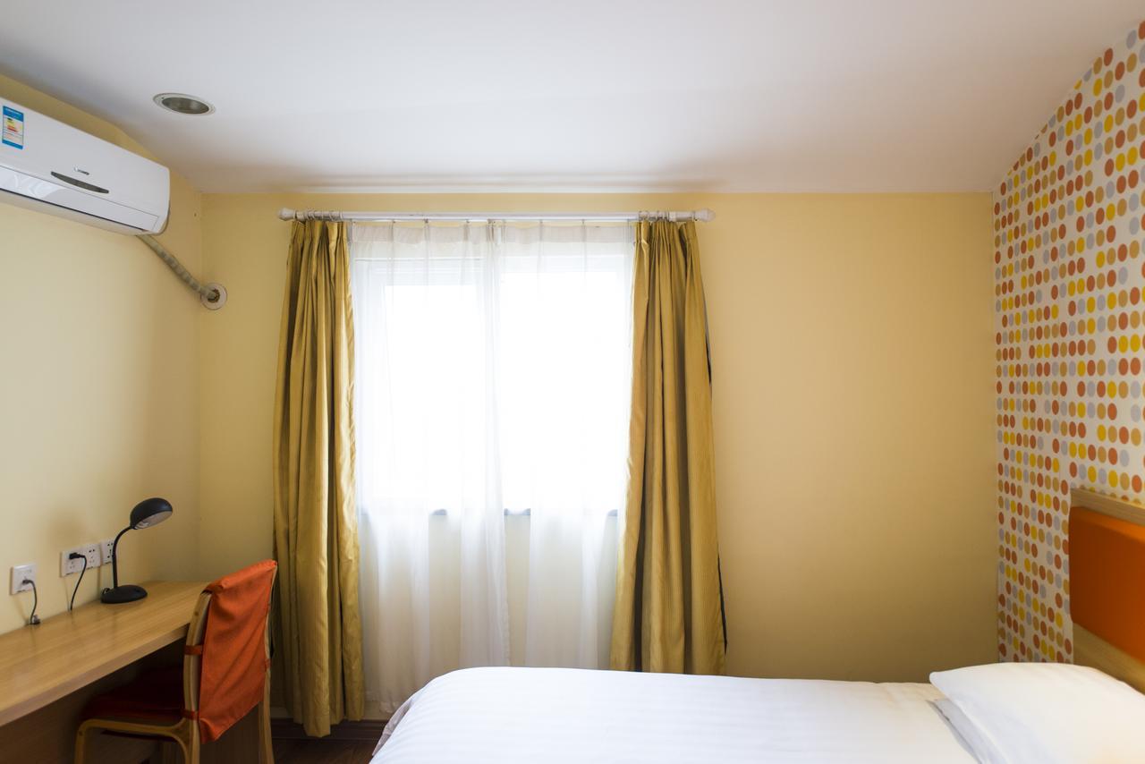 Home Inn Dalian Development Zone Light Railway Station Экстерьер фото