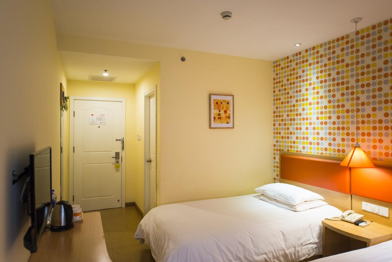 Home Inn Dalian Development Zone Light Railway Station Экстерьер фото