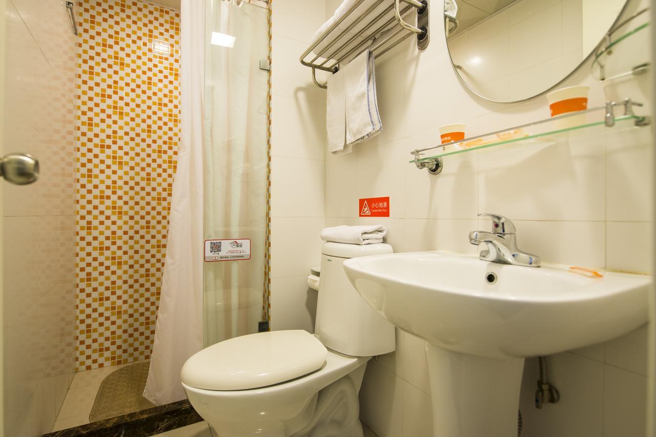 Home Inn Dalian Development Zone Light Railway Station Экстерьер фото