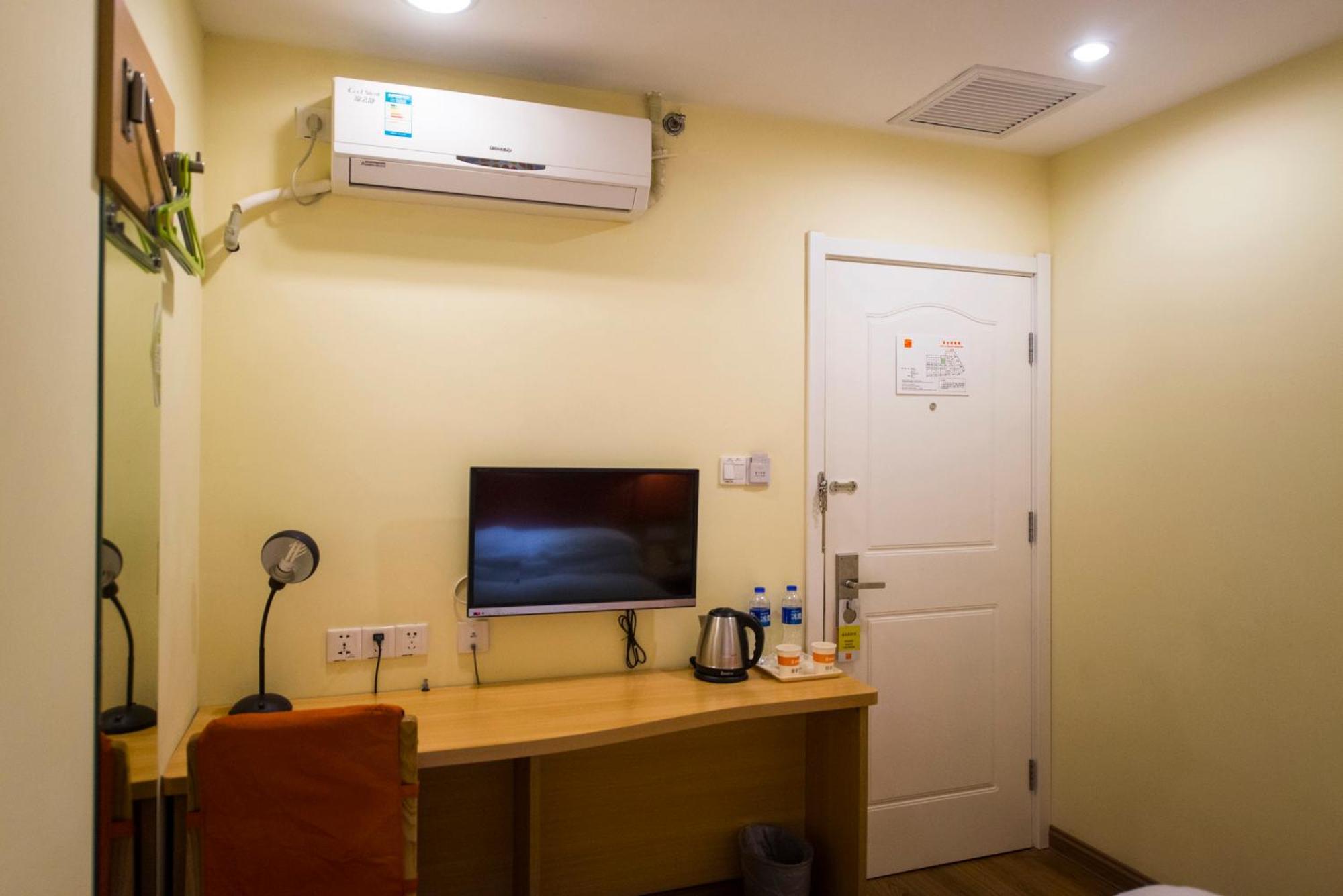 Home Inn Dalian Development Zone Light Railway Station Экстерьер фото